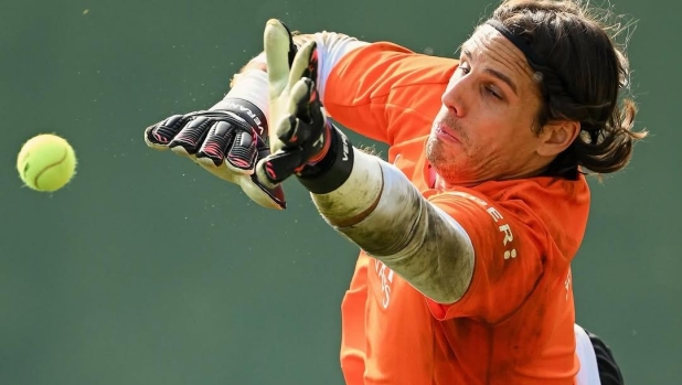 Sommer come Sinner: l'interista si allenamento con le palline da tennis