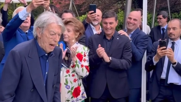 La festa di Moratti è una parata di grandi ex: da Ronaldo a Zanetti, tutti i presenti 16 La festa di Moratti è una parata di grandi ex: da Ronaldo a Zanetti, tutti i presenti