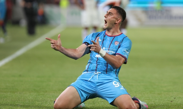 Festa grande per il Cagliari con Piccoli: il decimo gol porta in regalo la salvezza 16 Festa grande per il Cagliari con Piccoli: il decimo gol porta in regalo la salvezza