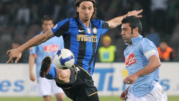Montervino: "Petardi, collette, cazzotti e vittorie: la mia Napoli. E io litigavo persino con Ibra" 12 Montervino: "Petardi, collette, cazzotti e vittorie: la mia Napoli. E io litigavo persino con Ibra"
