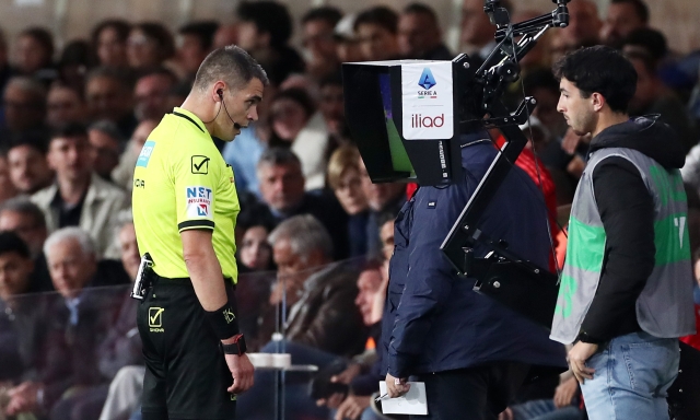 Secondo giallo, "rigorini" e gol da calcio d'angolo: come potrebbe cambiare la Var