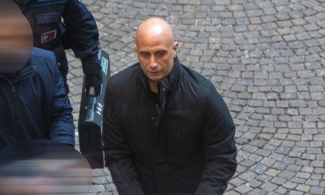Ultras, chiesti 4 anni e 10 mesi per l'ex bodyguard di Fedez. E il Milan vuole 458 mila euro di danni 15 Ultras, chiesti 4 anni e 10 mesi per l'ex bodyguard di Fedez. E il Milan vuole 458 mila euro di danni