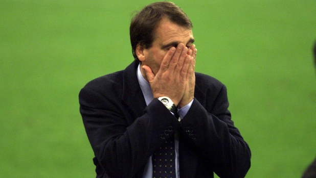 "Si sono fatti beccare": gennaio 2001, scoppia il caso dell'Inter a luci rosse 15 "Si sono fatti beccare": gennaio 2001, scoppia il caso dell'Inter a luci rosse
