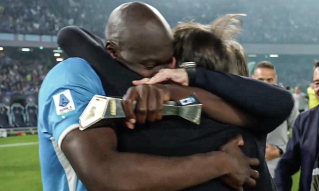 Conte e Lukaku: il loro scudetto è in questo abbraccio 1 Conte e Lukaku: il loro scudetto è in questo abbraccio