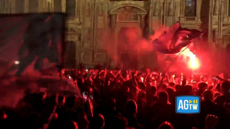 Scudetto Napoli, festa anche in piazza Duomo a Milano 1 Scudetto Napoli, festa anche in piazza Duomo a Milano