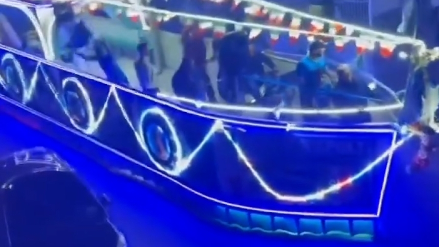 Scudetto Napoli: una nave per le strade della città 1 Scudetto Napoli: una nave per le strade della città