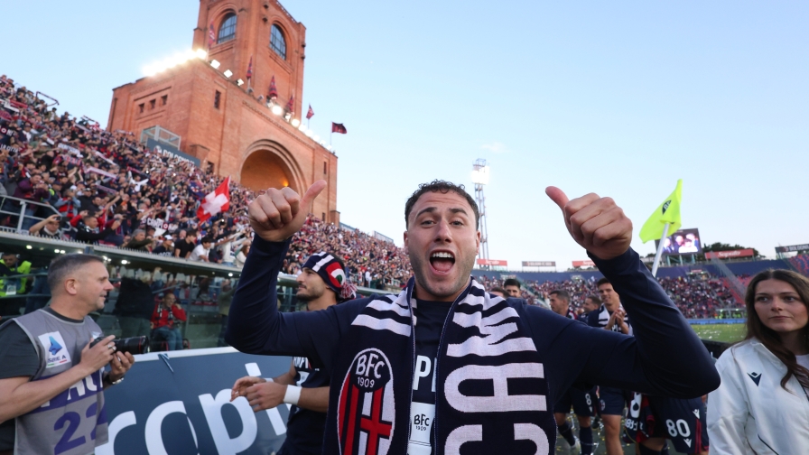 Bologna in festa per la Coppa Italia: la parata del bus scoperto IN DIRETTA 15 Bologna in festa per la Coppa Italia: la parata del bus scoperto IN DIRETTA