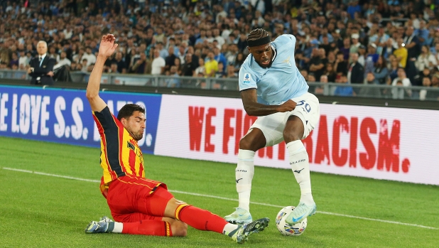 LIVE Lazio-Lecce 0-1: Coulibaly triangola con Krstovic e infila Mandas in scivolata 15 LIVE Lazio-Lecce 0-1: Coulibaly triangola con Krstovic e infila Mandas in scivolata