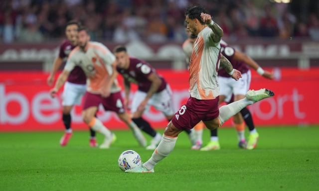 Paredes e Saelemaekers fanno vincere la Roma a Torino, ma per la Champions non basta 1 Paredes e Saelemaekers fanno vincere la Roma a Torino, ma per la Champions non basta