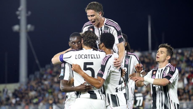 A Venezia succede di tutto, poi il rigore di Locatelli salva la Champions della Juve