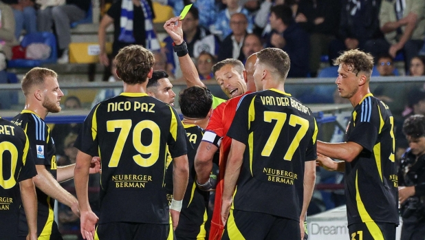 Le pagelle degli arbitri: Massa 5,5, distratto in Como-Inter. Doveri perfetto: 7 1 Le pagelle degli arbitri: Massa 5,5, distratto in Como-Inter. Doveri perfetto: 7