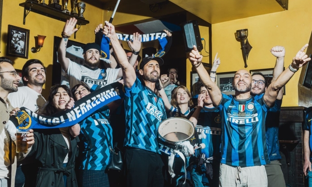Visita nell'Inter Club Parigi, il pub ritrovo dei tifosi interisti: "Thuram deciderà la finale"