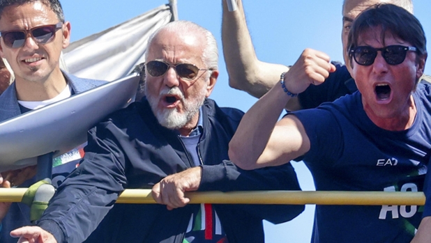 Napoli, in corso nuovo summit De Laurentiis-Conte: cresce l'ottimismo per la conferma 1 Napoli, in corso nuovo summit De Laurentiis-Conte: cresce l'ottimismo per la conferma