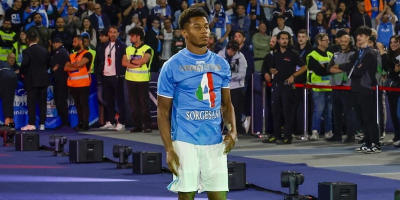 Napoli, la grande rivoluzione di Conte per gli esterni: cosa cambierà 15 Napoli, la grande rivoluzione di Conte per gli esterni: cosa cambierà