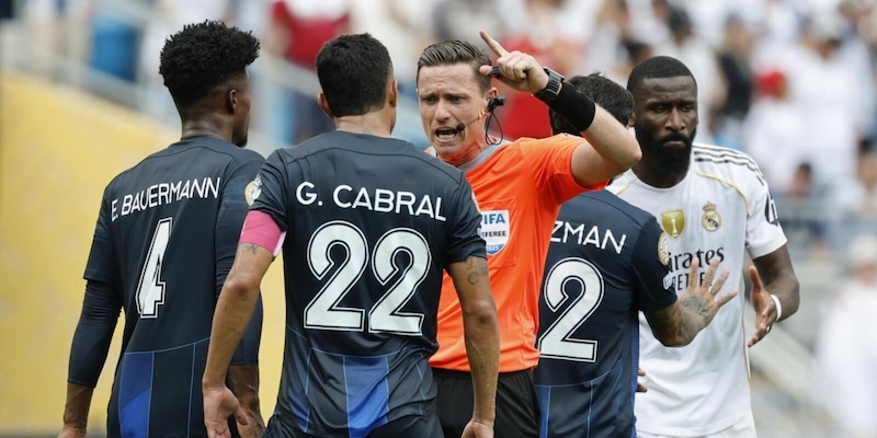 Cabral: “A Rüdiger ho detto ‘codardo di m... alzati! Mi stava facendo un segno…” 16 Cabral: “A Rüdiger ho detto ‘codardo di m... alzati! Mi stava facendo un segno…”
