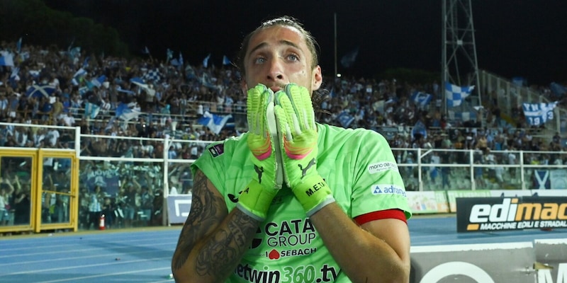 Sedici anni al Milan, eroe a Pescara: Plizzari, la storia e l'impresa da infortunato per la Serie B 14 Sedici anni al Milan, eroe a Pescara: Plizzari, la storia e l'impresa da infortunato per la Serie B