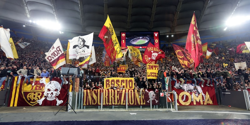 Roma, sospesa la campagna abbonamenti all’improvviso: il motivo 14 Roma, sospesa la campagna abbonamenti all’improvviso: il motivo