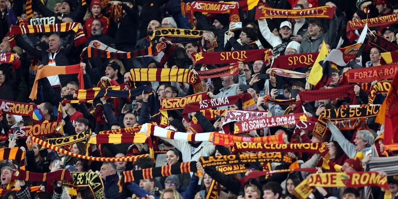 Roma, tifosi entusiasti: la campagna abbonamenti vola, l'obiettivo è vicino 14 Roma, tifosi entusiasti: la campagna abbonamenti vola, l'obiettivo è vicino