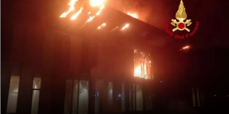Paura per un incendio al Viola Park: quattro persone in ospedale 14 Paura per un incendio al Viola Park: quattro persone in ospedale