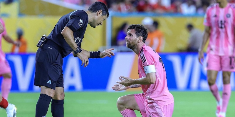 Messi si infrange sul muro dell'Al Ahly, l'Inter Miami pareggia all'esordio 15 Messi si infrange sul muro dell'Al Ahly, l'Inter Miami pareggia all'esordio
