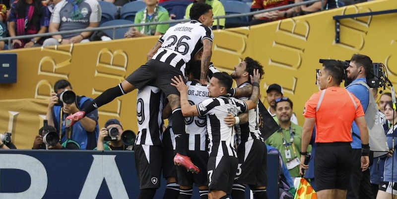 Porto salvato da Claudio Ramos, il Botafogo batte i Seattle Sounders 15 Porto salvato da Claudio Ramos, il Botafogo batte i Seattle Sounders