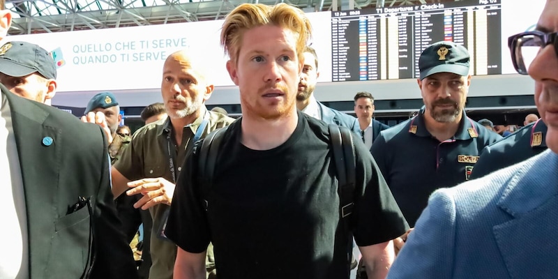Napoli, boom social per De Bruyne: “Dopo Maradona, c'è Kevin”. Tifosi in delirio 15 Napoli, boom social per De Bruyne: “Dopo Maradona, c'è Kevin”. Tifosi in delirio