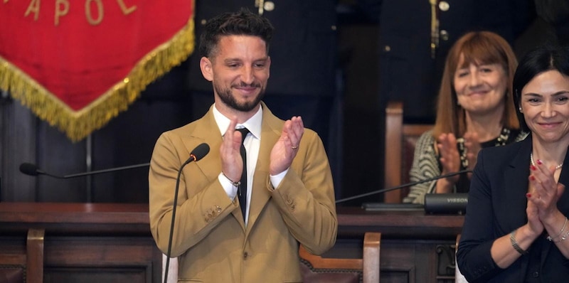 Mertens si ritira dal calcio giocato: l'ultima partita sarà con Hamsik 15 Mertens si ritira dal calcio giocato: l'ultima partita sarà con Hamsik
