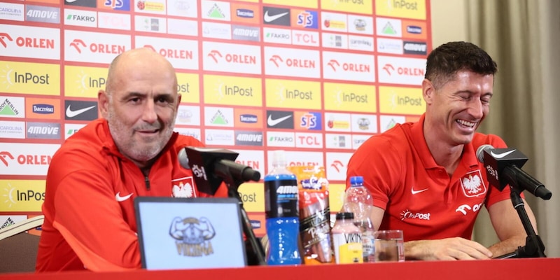 Polonia, il ct si dimette dopo lite con Lewandowski: "La decisione migliore" 14 Polonia, il ct si dimette dopo lite con Lewandowski: "La decisione migliore"