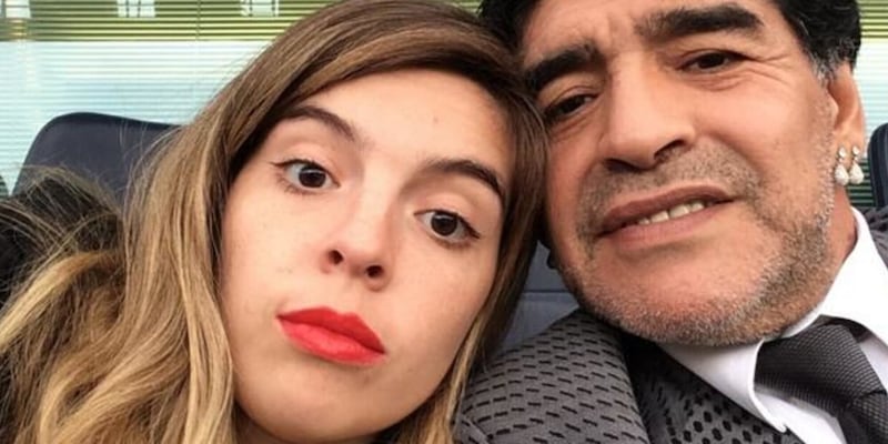 Dalma Maradona ha rivelato il regalo più strano di Diego: "Gliel'ho restituito e si è arrabbiato" 15 Dalma Maradona ha rivelato il regalo più strano di Diego: "Gliel'ho restituito e si è arrabbiato"