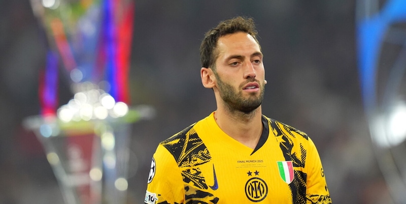 Calhanoglu "vuole il Galatasaray": l'addio Inter dipende da... Osimhen 1 Calhanoglu "vuole il Galatasaray": l'addio Inter dipende da... Osimhen