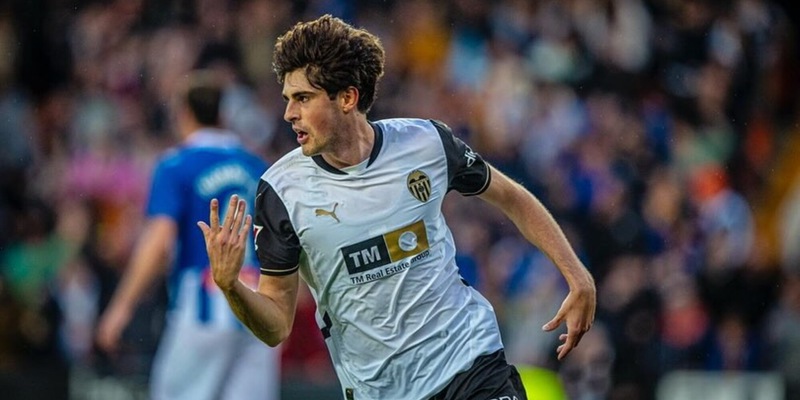 Tuttofare e campioncino di umiltà: chi è Javi Guerra, nel mirino del Milan