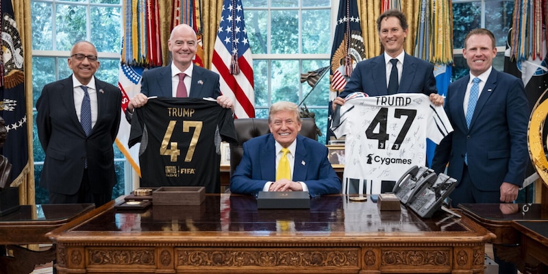 La Juve da Trump, perché Elkann ha regalato la numero 47 al Presidente degli Usa 1 La Juve da Trump, perché Elkann ha regalato la numero 47 al Presidente degli Usa
