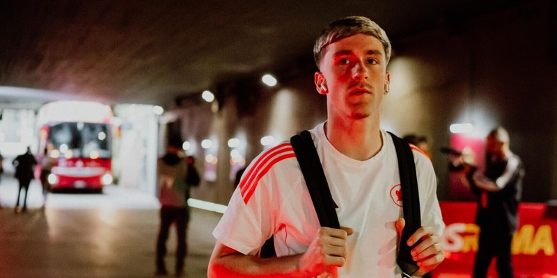 Saelemaekers spaventa la Roma: "Sono legato al Milan. Il futuro? Vedremo..." 15 Saelemaekers spaventa la Roma: "Sono legato al Milan. Il futuro? Vedremo..."