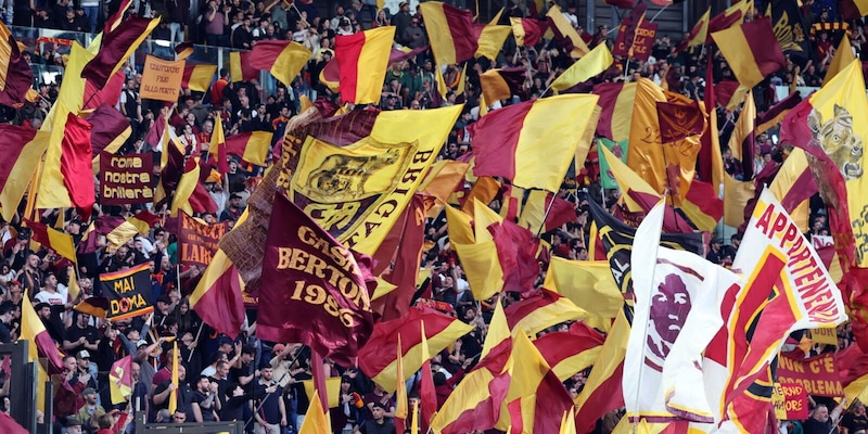 Roma, che entusiasmo: già 15mila gli abbonamenti rinnovati 14 Roma, che entusiasmo: già 15mila gli abbonamenti rinnovati