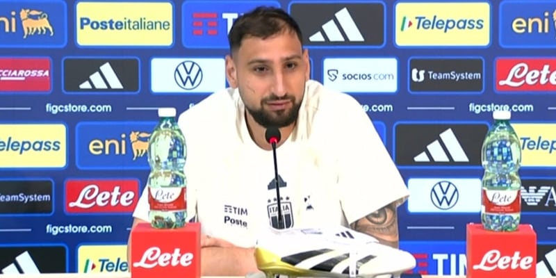 Donnarumma, le bellissime parole dopo la Champions: "Dall'altra parte c'erano i miei fratelli interisti, ho fatto fatica..." 14 Donnarumma, le bellissime parole dopo la Champions: "Dall'altra parte c'erano i miei fratelli interisti, ho fatto fatica..."