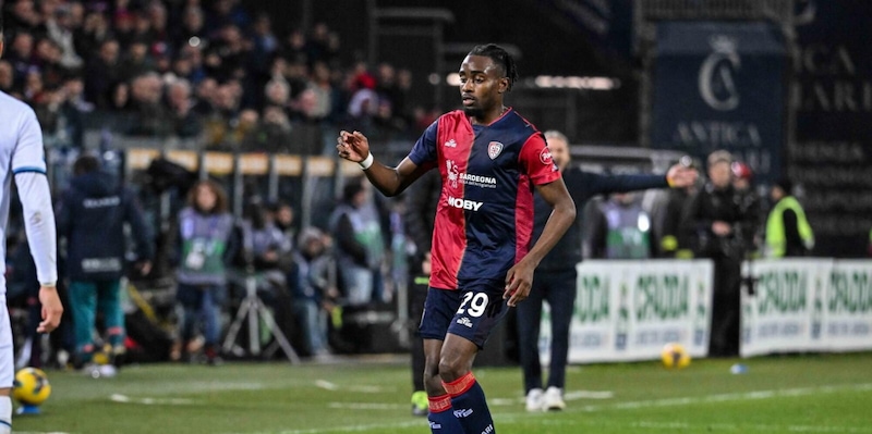Cagliari, Makoumbou a un passo dalla Turchia. E due giocatori salutano a zero 14 Cagliari, Makoumbou a un passo dalla Turchia. E due giocatori salutano a zero