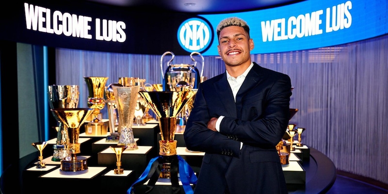 "Inter, vinciamo il Mondiale per Club": Luis Henrique ufficiale, si presenta così 14 "Inter, vinciamo il Mondiale per Club": Luis Henrique ufficiale, si presenta così