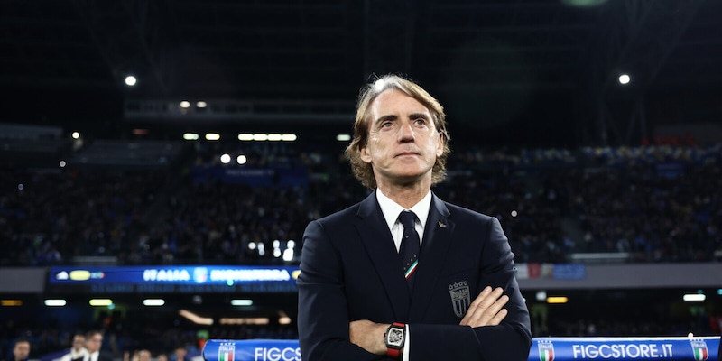 Mancini pentito: "Un errore lasciare l'Italia". Poi dribbla Spalletti-Acerbi 12 Mancini pentito: "Un errore lasciare l'Italia". Poi dribbla Spalletti-Acerbi