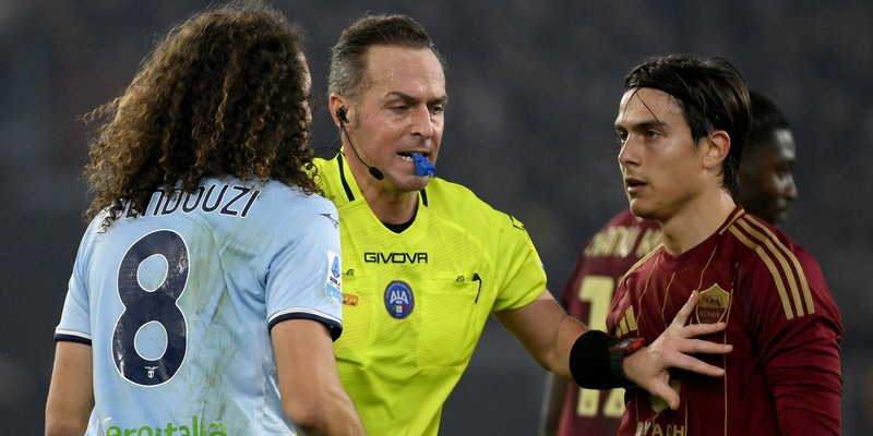Dybala: "Guendouzi ha la lingua lunga. Lo ha fatto anche con Soulé e io..." 14 Dybala: "Guendouzi ha la lingua lunga. Lo ha fatto anche con Soulé e io..."