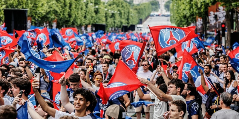 Psg prepara la festa Champions sugli Champs-Elysées, mentre l'Inter a Malpensa... 15 Psg prepara la festa Champions sugli Champs-Elysées, mentre l'Inter a Malpensa...
