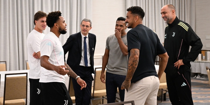 Danilo torna sulla visita alla Juve: "Perché è stata speciale" 16 Danilo torna sulla visita alla Juve: "Perché è stata speciale"