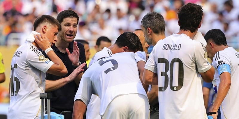 Real già ai piedi di Xabi Alonso che sfida la Juve al Mondiale. Ma arriva una brutta notizia 16 Real già ai piedi di Xabi Alonso che sfida la Juve al Mondiale. Ma arriva una brutta notizia