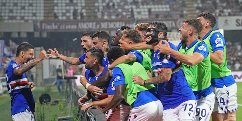 La Sampdoria resta in B! Disastro Salernitana, violenze allo stadio: match sospeso e retrocessione 14 La Sampdoria resta in B! Disastro Salernitana, violenze allo stadio: match sospeso e retrocessione