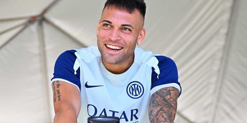 Lautaro Martinez e l'incubo della finale Champions: "Inter, ora voltiamo pagina". Poi il suo commento su Chivu 15 Lautaro Martinez e l'incubo della finale Champions: "Inter, ora voltiamo pagina". Poi il suo commento su Chivu