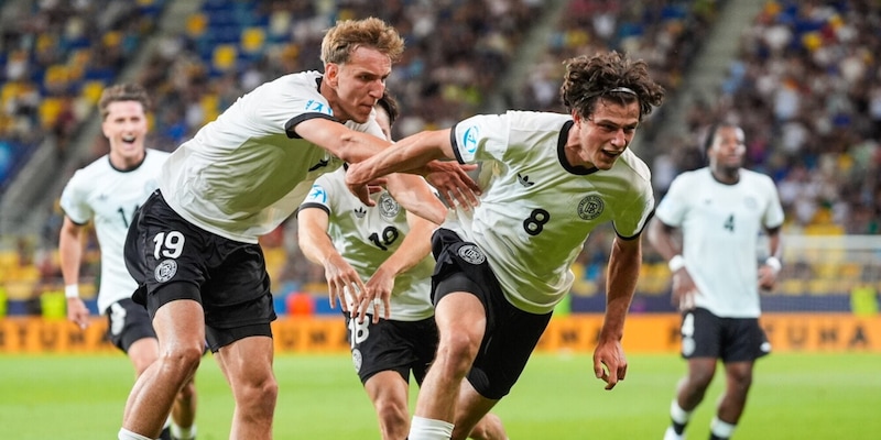 Italia U21, finisce il sogno Europeo: 3-2 Germania ai supplementari con gli azzurrini in nove 14 Italia U21, finisce il sogno Europeo: 3-2 Germania ai supplementari con gli azzurrini in nove