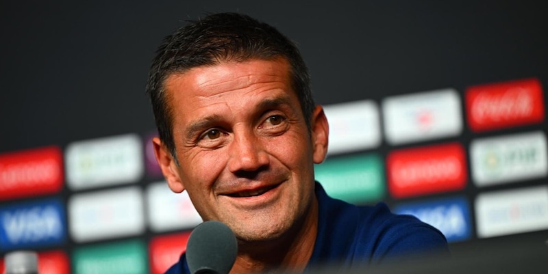 Mondiale per Club, l'allarme di Chivu per il meteo: "Se ci fanno aspettare due ore è un problema" 14 Mondiale per Club, l'allarme di Chivu per il meteo: "Se ci fanno aspettare due ore è un problema"