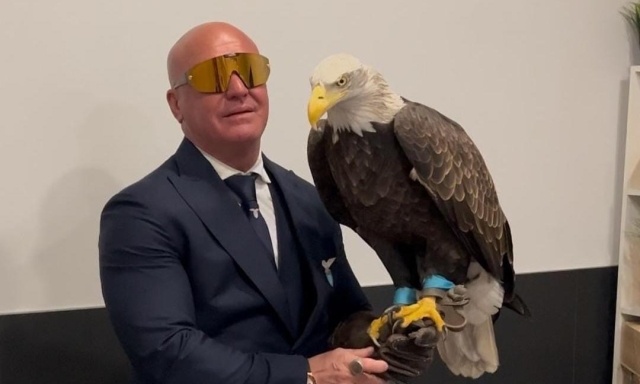 Lazio, sfrattato da Formello l'ex falconiere licenziato per il caso della protesi peniena 14 Lazio, sfrattato da Formello l'ex falconiere licenziato per il caso della protesi peniena