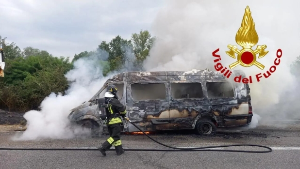 Fiamme su un minibus: illesi tre giocatori delle giovanili dell'Inter