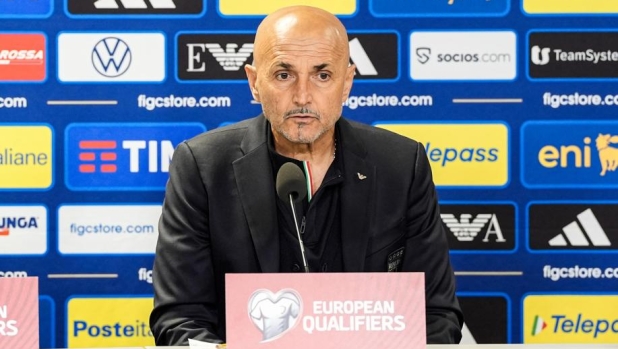 LIVE Spalletti: "Esonerato da Gravina, deluso da me stesso". Poi si alza e lascia la conferenza 15 LIVE Spalletti: "Esonerato da Gravina, deluso da me stesso". Poi si alza e lascia la conferenza