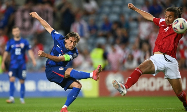 Modric sul Milan: "Ci sono stati contatti, non so quando deciderò". Ma quel sorriso... 15 Modric sul Milan: "Ci sono stati contatti, non so quando deciderò". Ma quel sorriso...